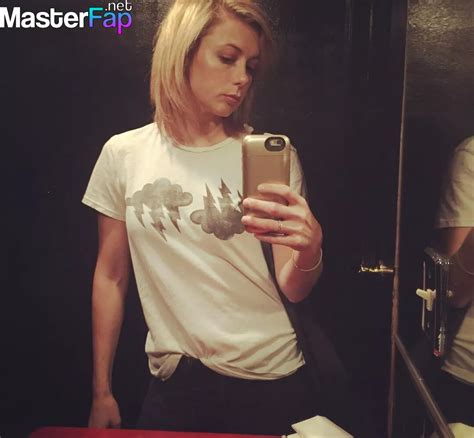 iliza shlesinger leaked|Iliza Shlesinger is painfully unfunny : r/Standup